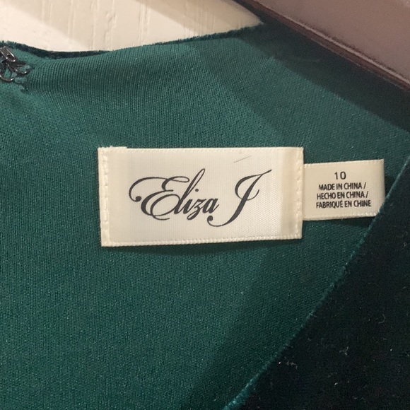 Eliza J (Nordstrom) Size 10 dress. Never worn. Soft stretchy material. - Picture 5 of 8